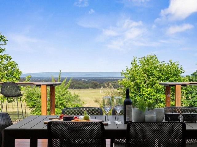 Cottage for sale in Glenrowan, Victoria