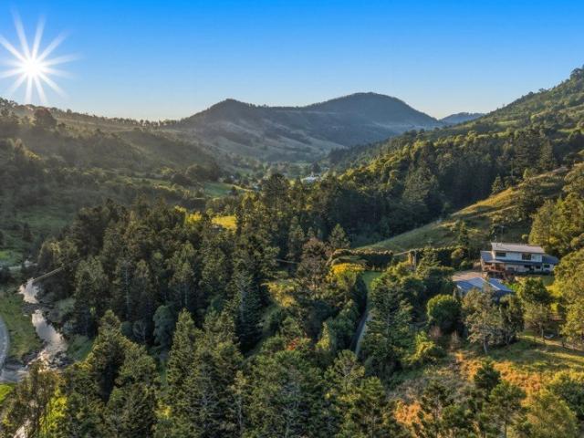 Cottage for sale in Illinbah, Queensland