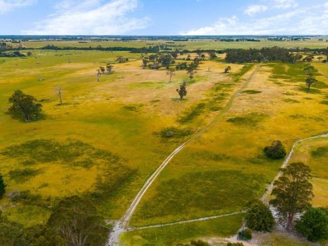 Cottage for sale in Stradbroke, Victoria