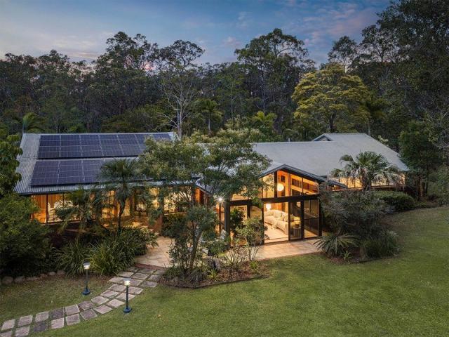 Cottage for sale in Burbank, Greater Brisbane