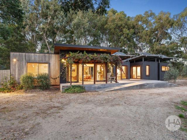 Cottage for sale in St Clair, Victoria