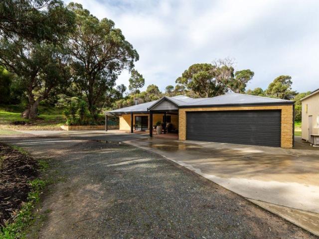 House for sale in Golden Bay, Western Australia
