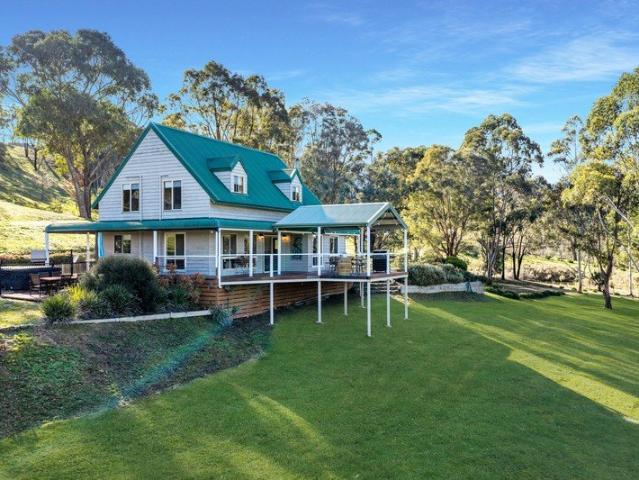 House for sale in Bonnie Doon, Victoria