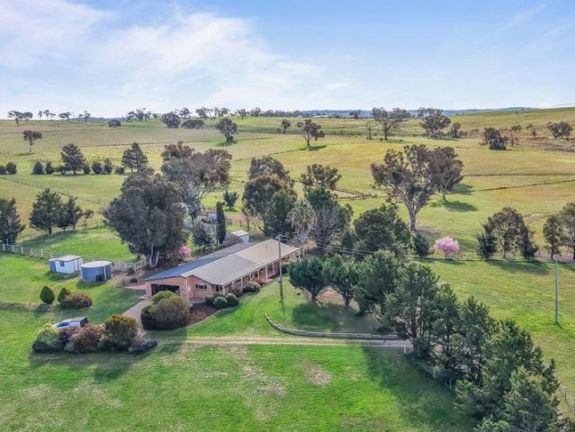 Cottage for sale in Georges Plains, New South Wales
