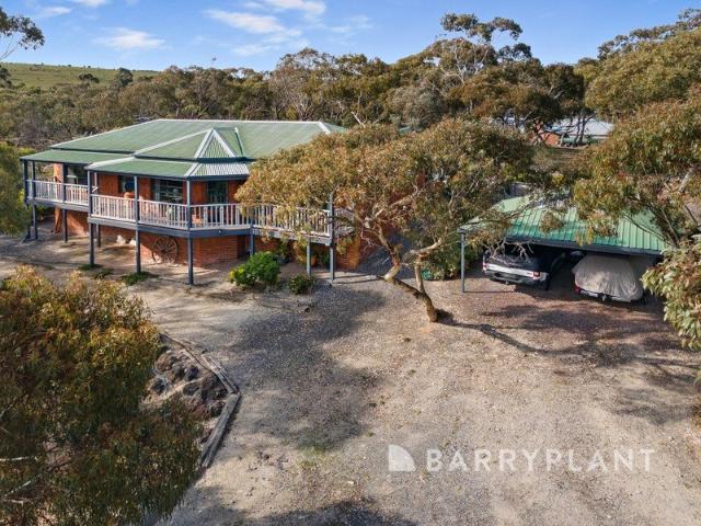 Cottage for sale in Merrimu, Victoria