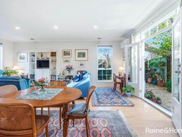 Townhouse for sale in Camerons Creek, Victoria