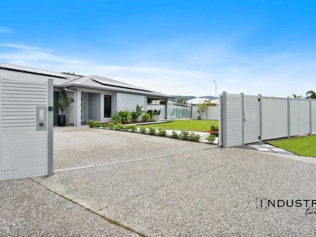 House for sale in Kewarra Beach, Queensland