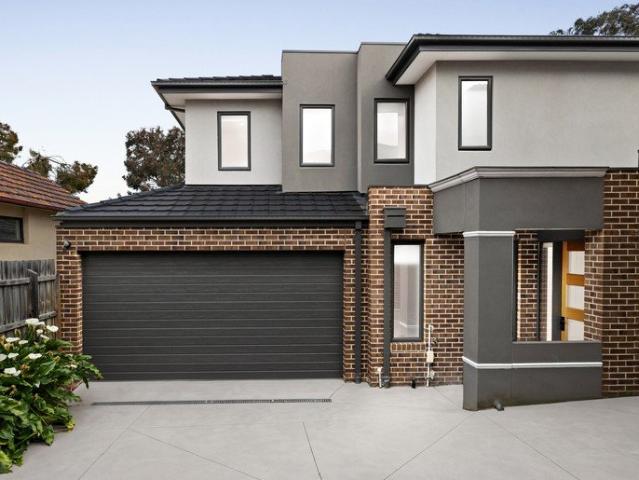 Townhouse for sale in Hughesdale, Melbourne