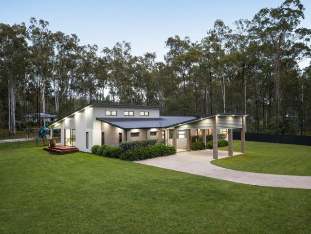 Cottage for sale in Toombul, Queensland