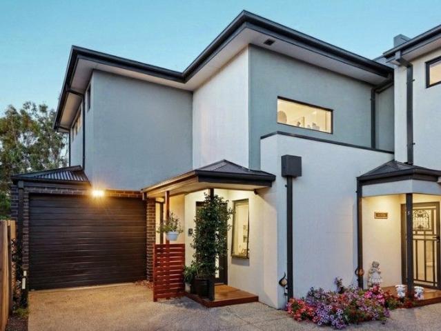 Townhouse for sale in Camerons Creek, Victoria