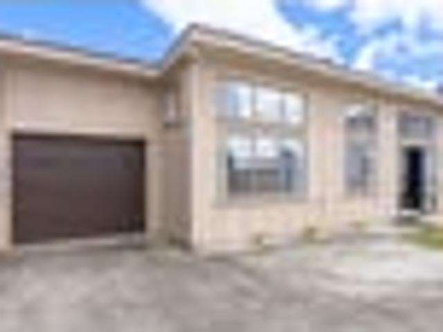 Townhouse for sale in Awhitu