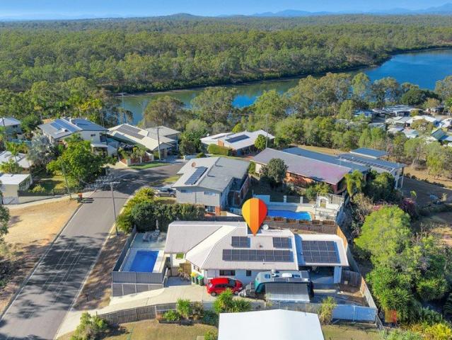 House for sale in Boyne Island