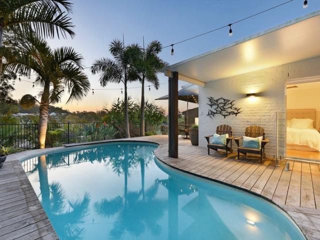 House for sale in West Burleigh, Gold Coast City