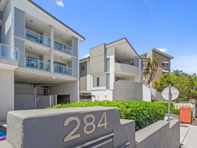 Townhouse for sale in Toombul, Queensland