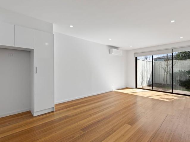 Townhouse for rent in Camerons Creek, Victoria