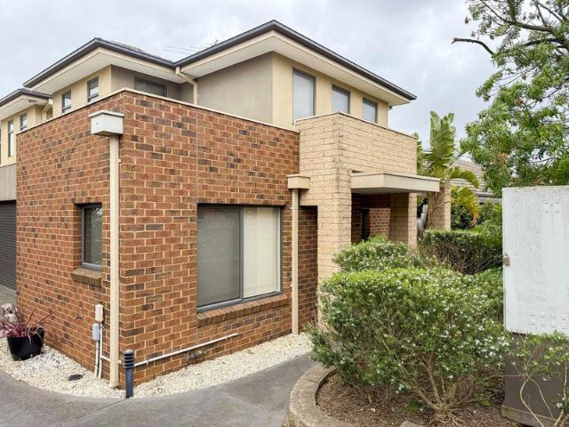 Townhouse for rent in Reservoir, Melbourne