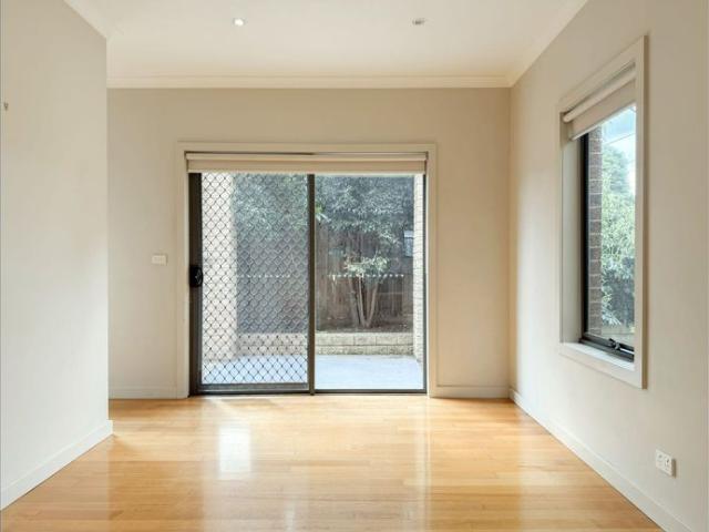 Townhouse for rent in Reservoir, Melbourne