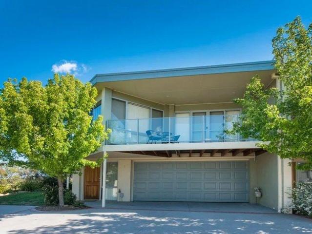 Townhouse for sale in Queanbeyan, New South Wales