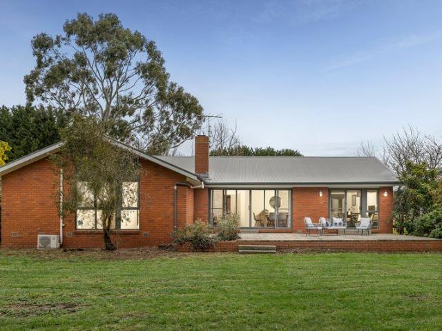 Cottage for sale in Lancefield, Victoria