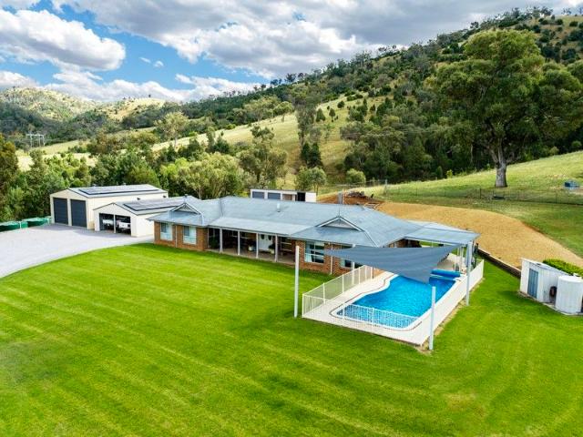 Cottage for sale in Piallamore, New South Wales