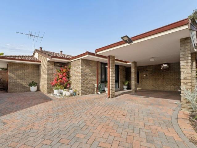 Villa for sale in Ardross, City of Melville
