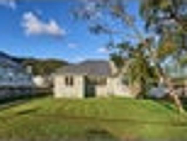 House for sale in Days Bay, Wellington