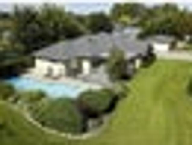 House for sale in Woodbury, Canterbury