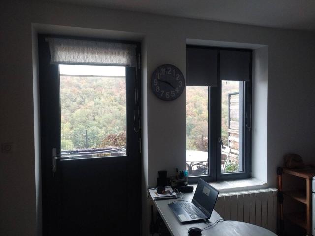 Studio location à Le Cornillon, Beaujeu