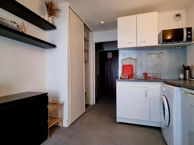Studio location à Faubourg de l'Arche, Courbevoie