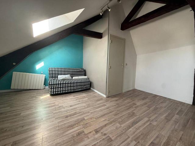 Studio location à Le Noyer, Montfort-sur-Meu