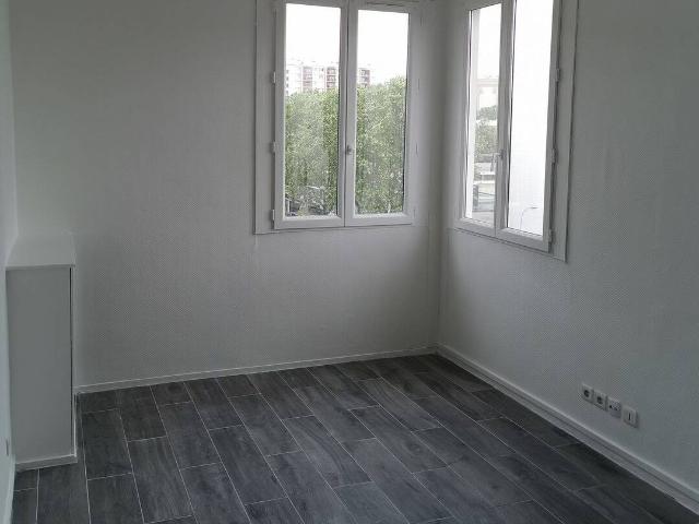 Studio location à Clichy, Hauts-de-Seine