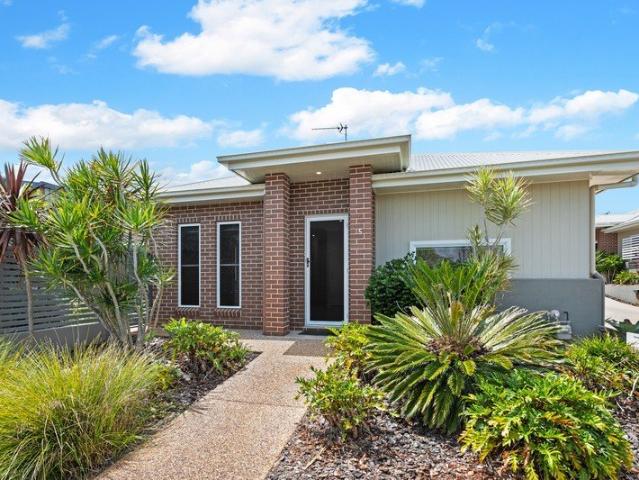 Apartment for sale in Kearneys Spring, Toowoomba