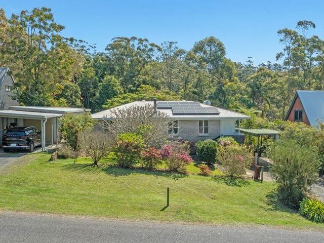 Cottage for sale in Tamborine Mountain, Queensland