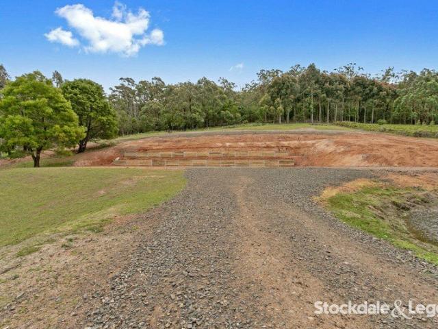 Cottage for sale in Hazelwood South, Victoria