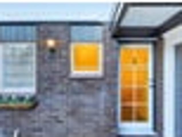 Townhouse for sale in Kelston