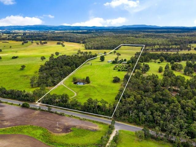 Cottage for sale in Swan Reach, Victoria