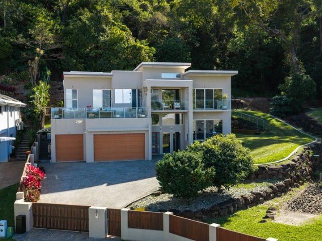 House for sale in Kewarra Beach, Queensland
