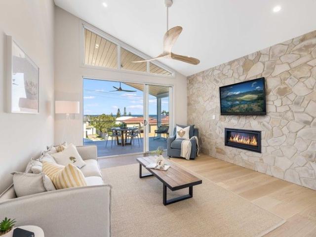 House for sale in Sunshine Coast, Caloundra