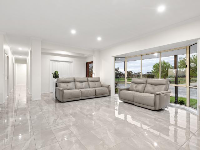 Cottage for sale in Camerons Creek, Victoria