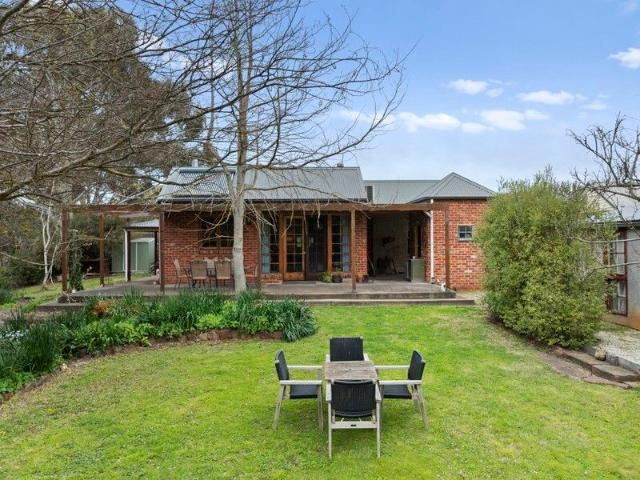 House for sale in Victoria