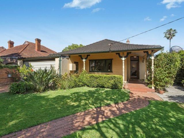 House for sale in Lower North Shore, Sydney