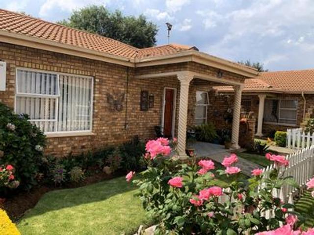 Townhouse for sale in Ekurhuleni, Gauteng