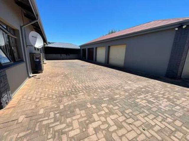 House for sale in Roodepoort, City of Johannesburg Metropolitan Municipality