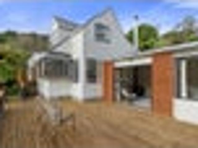 House for sale in Days Bay, Wellington