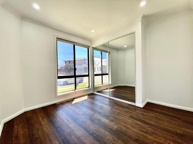 House for rent in Gregory Hills, Sydney
