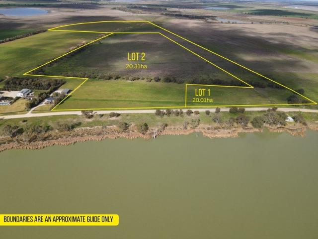 Cottage for sale in Lake Charm, Victoria