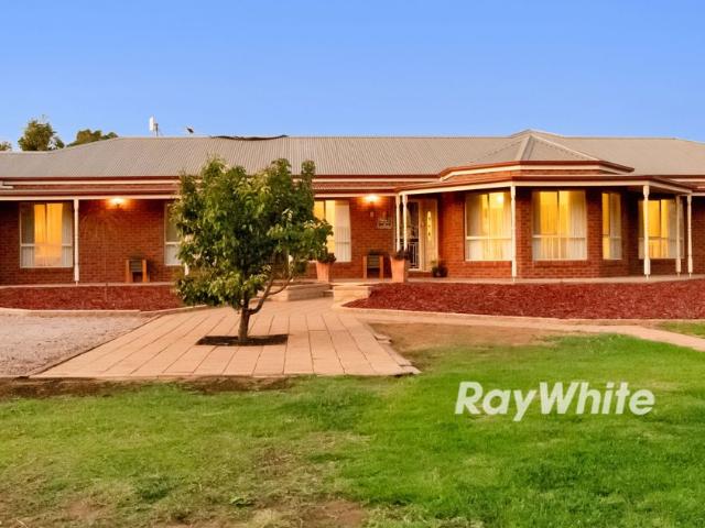 House for sale in Nichols Point