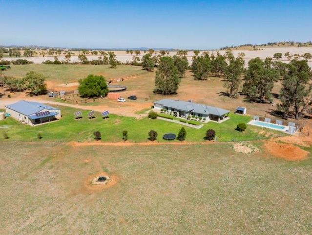 Cottage for sale in Wagga Wagga