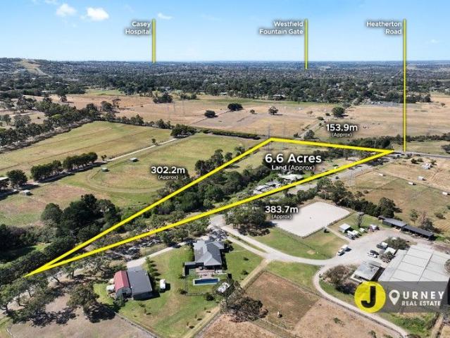 Cottage for sale in Camerons Creek, Victoria