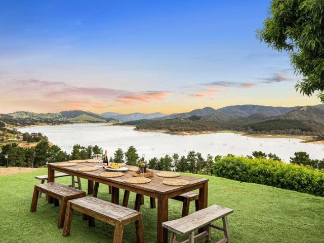 Cottage for sale in Mansfield, Shire of Mansfield